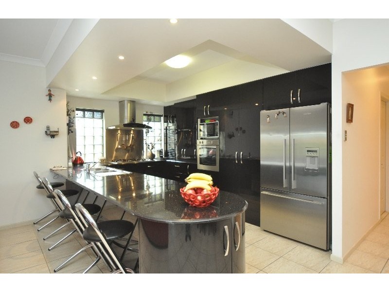 17 Eastpark Waters, Helensvale QLD 4212