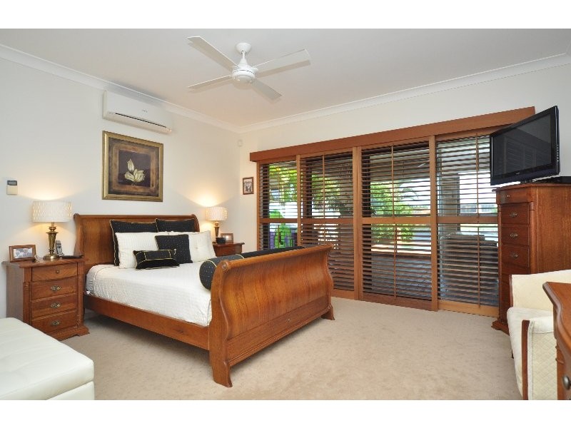 17 Eastpark Waters, Helensvale QLD 4212