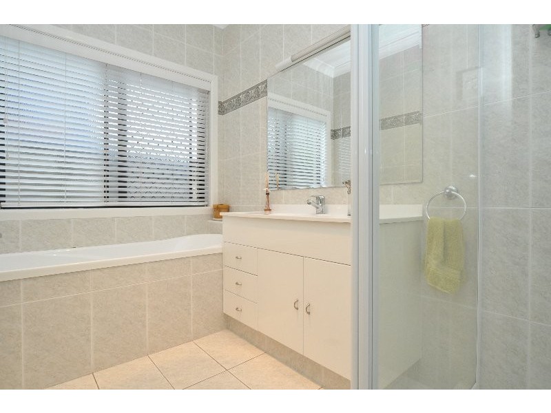 17 Eastpark Waters, Helensvale QLD 4212