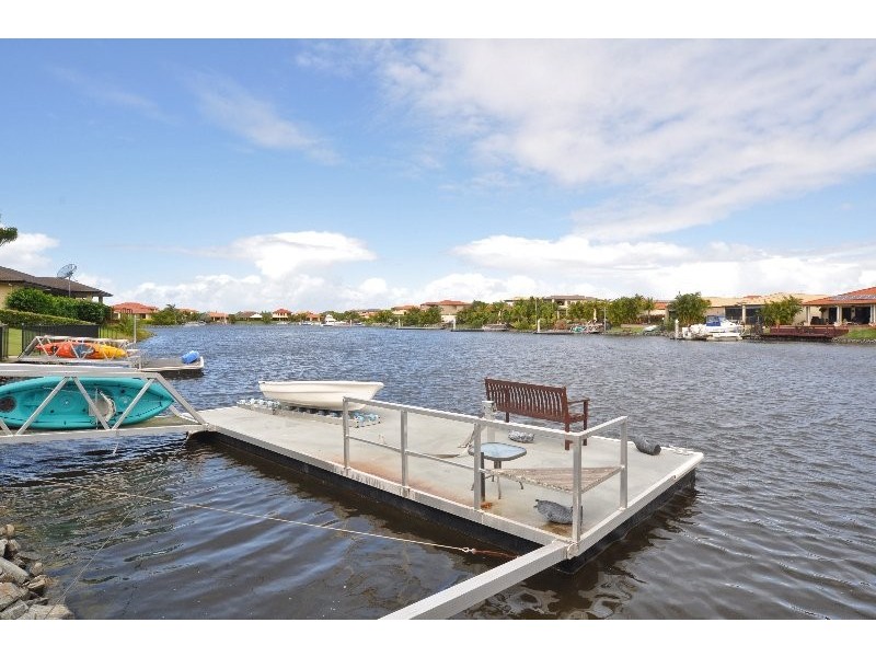 17 Eastpark Waters, Helensvale QLD 4212