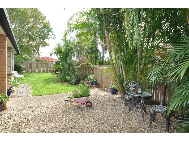 1/5 Davebill Court, Labrador QLD 4215