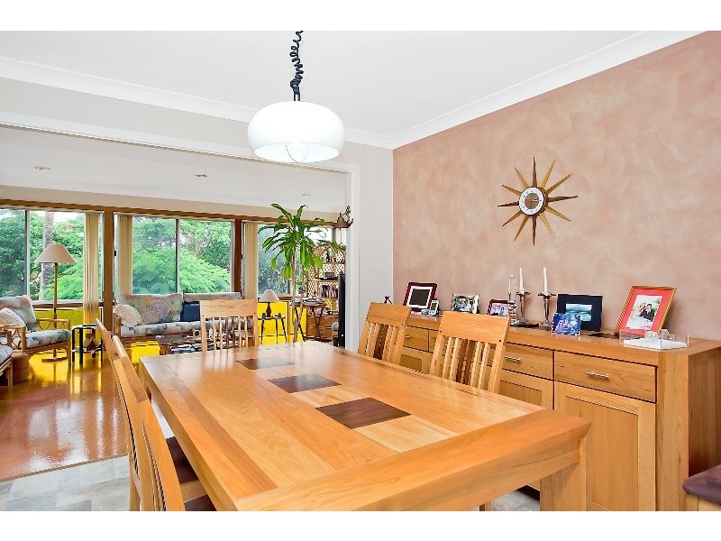 7 Runaway Bay Avenue, Runaway Bay QLD 4216