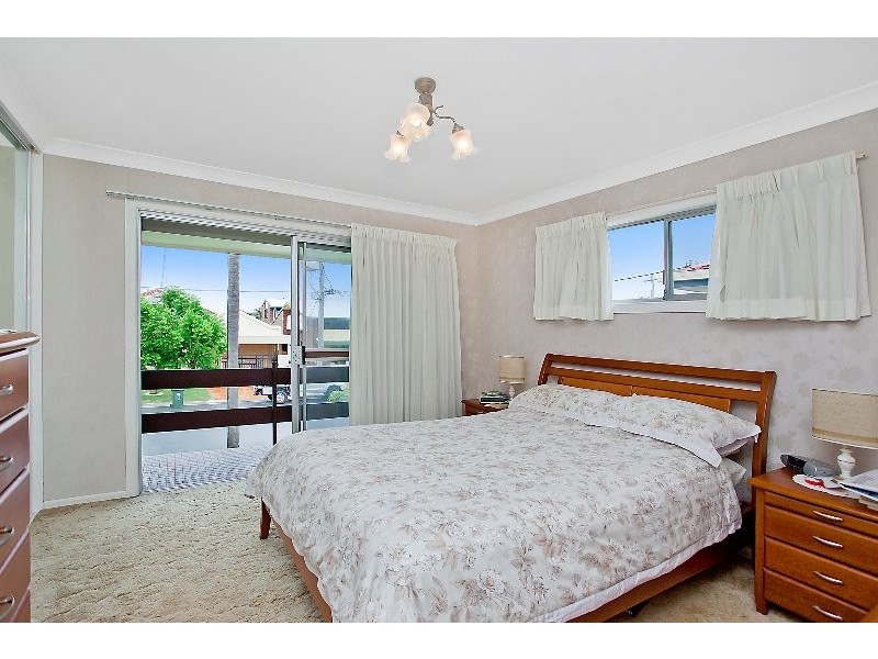 7 Runaway Bay Avenue, Runaway Bay QLD 4216