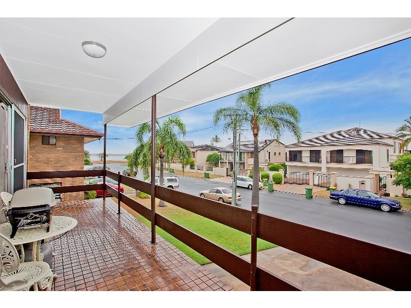 7 Runaway Bay Avenue, Runaway Bay QLD 4216