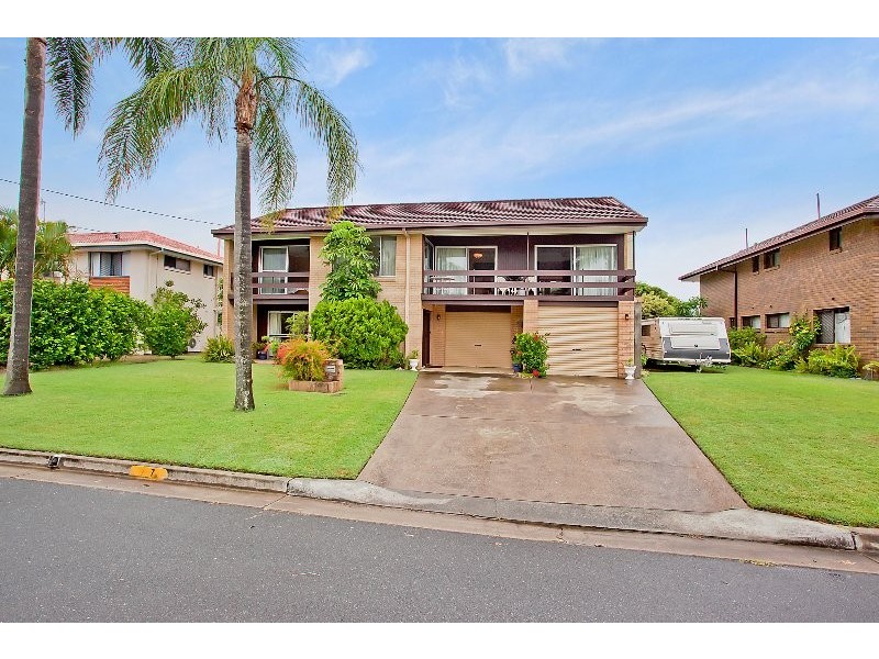 7 Runaway Bay Avenue, Runaway Bay QLD 4216