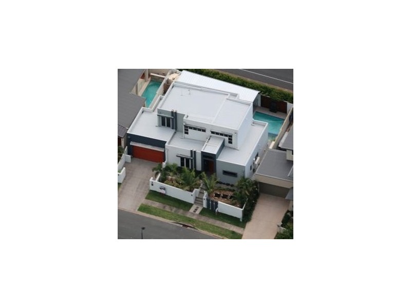 102 Compass Drive, Biggera Waters QLD 4216