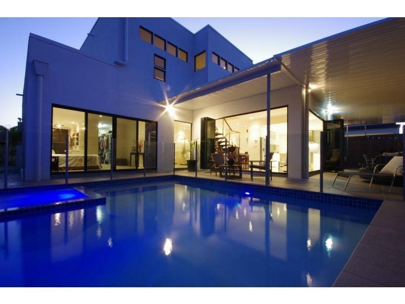 102 Compass Drive, Biggera Waters QLD 4216