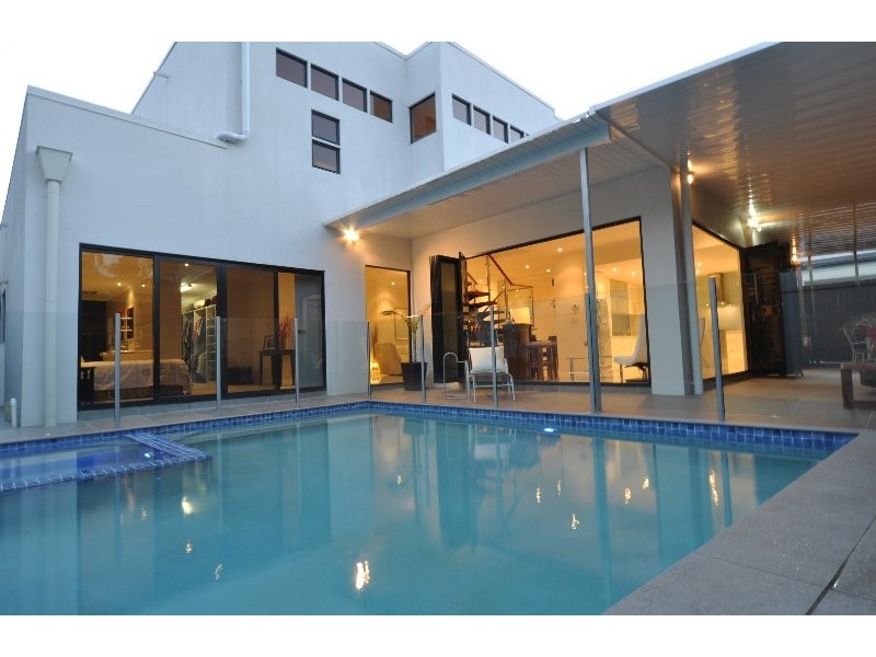 102 Compass Drive, Biggera Waters QLD 4216