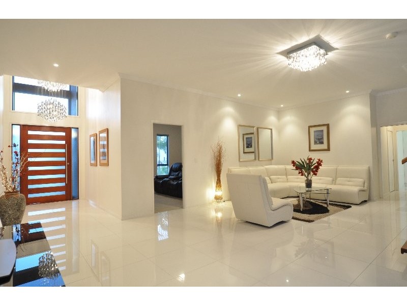 102 Compass Drive, Biggera Waters QLD 4216