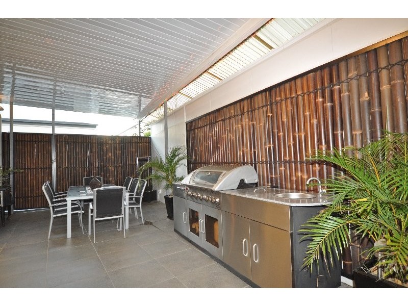 102 Compass Drive, Biggera Waters QLD 4216
