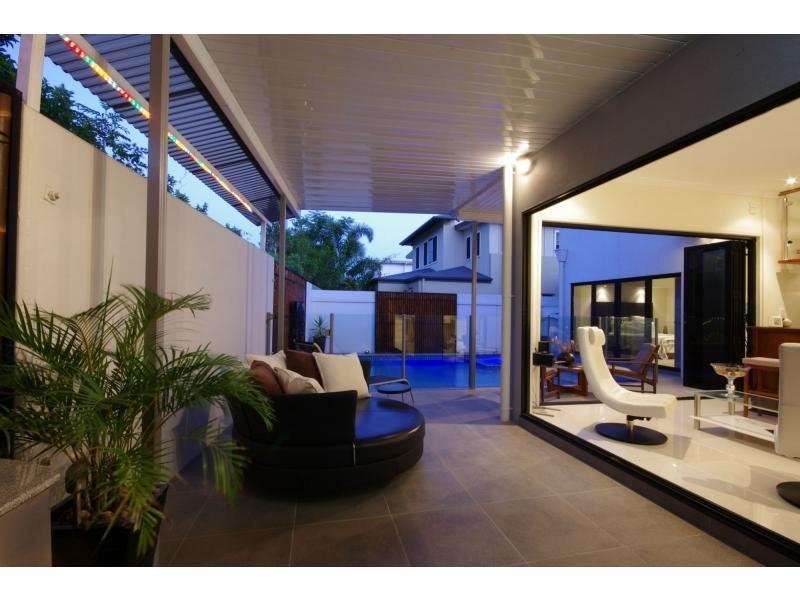 102 Compass Drive, Biggera Waters QLD 4216