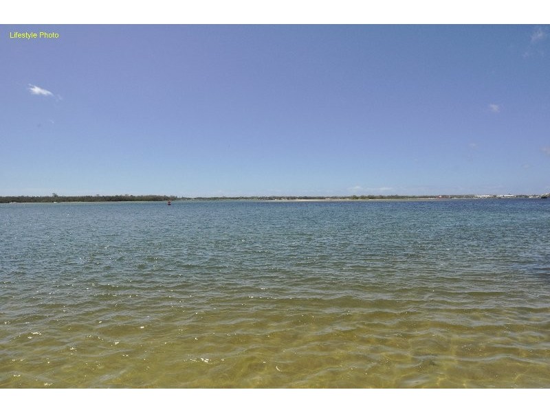 1/17 Huth Street, Labrador QLD 4215