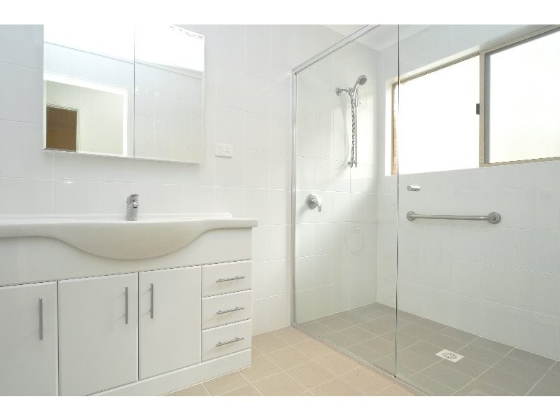 1/5 Victor Avenue, Paradise Point QLD 4216