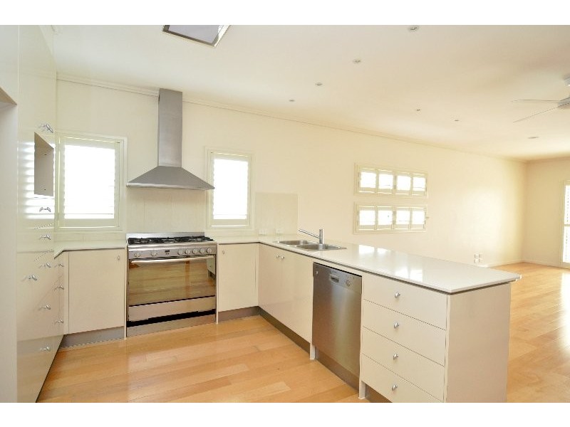 2/8 Teal Avenue, Paradise Point QLD 4216