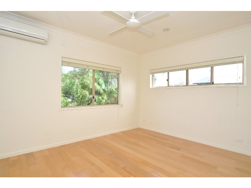 2/8 Teal Avenue, Paradise Point QLD 4216