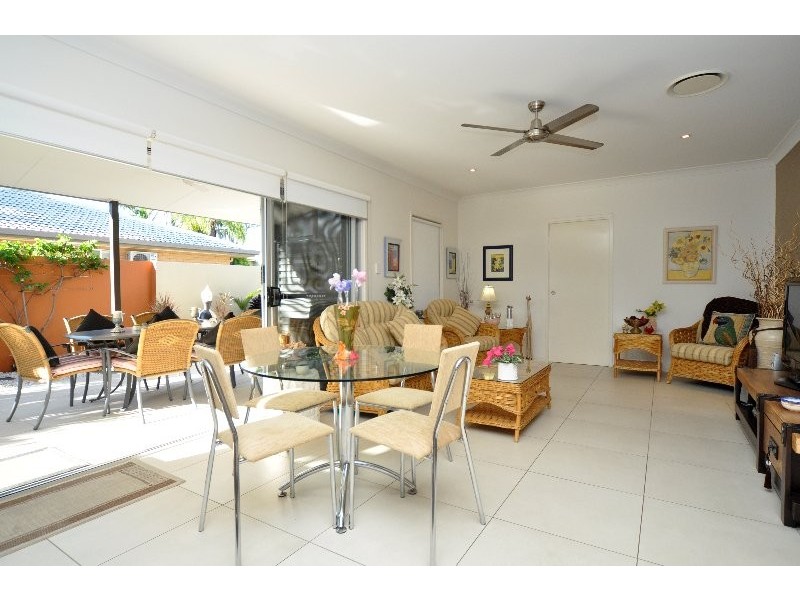 9/411 Oxley Drive, Runaway Bay QLD 4216