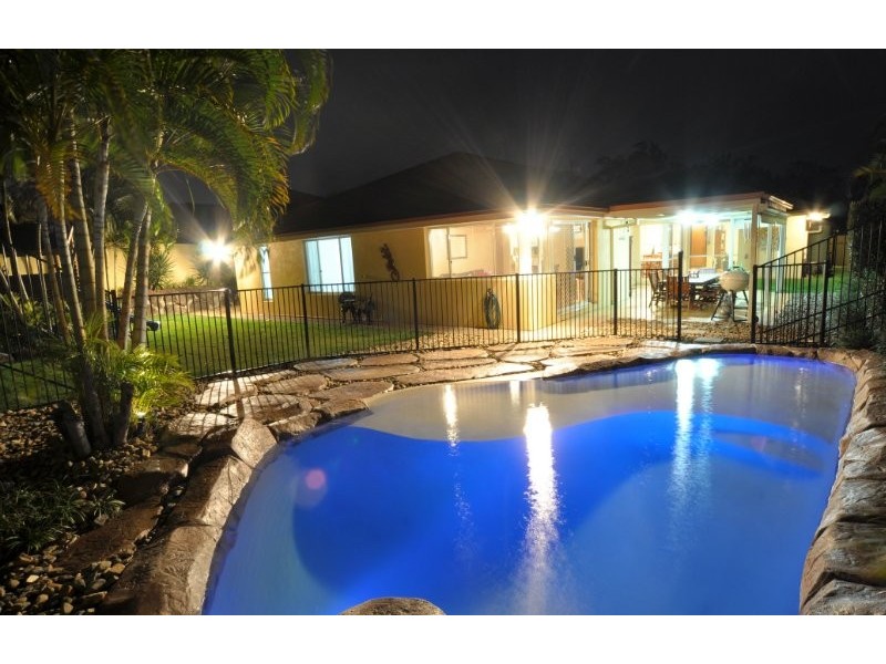 123 Arun Drive, Arundel QLD 4214