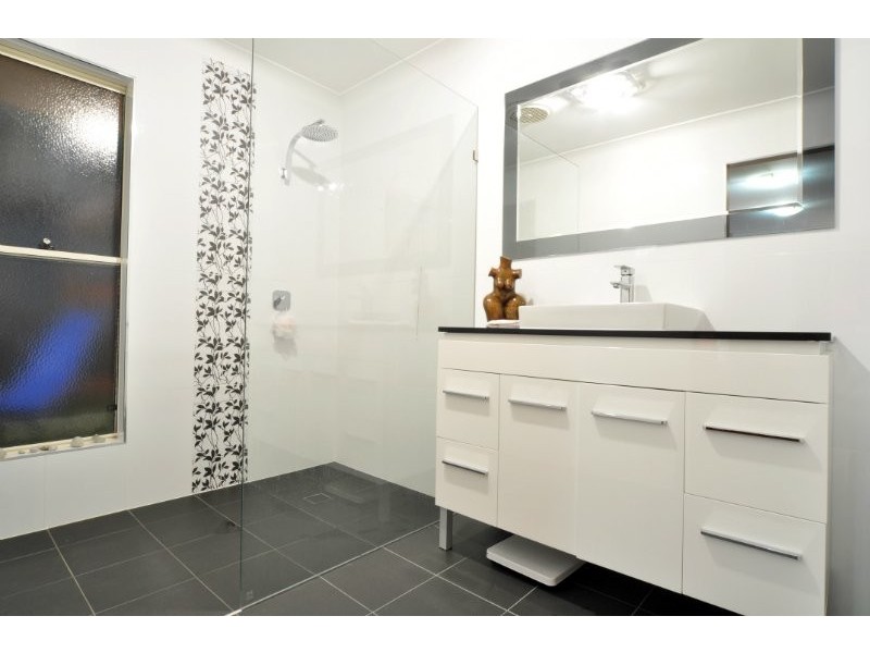 123 Arun Drive, Arundel QLD 4214
