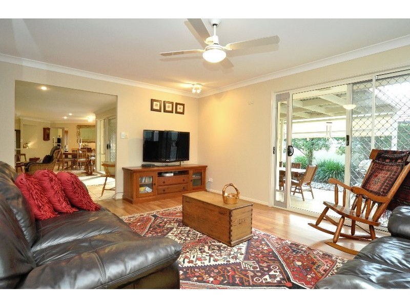 123 Arun Drive, Arundel QLD 4214