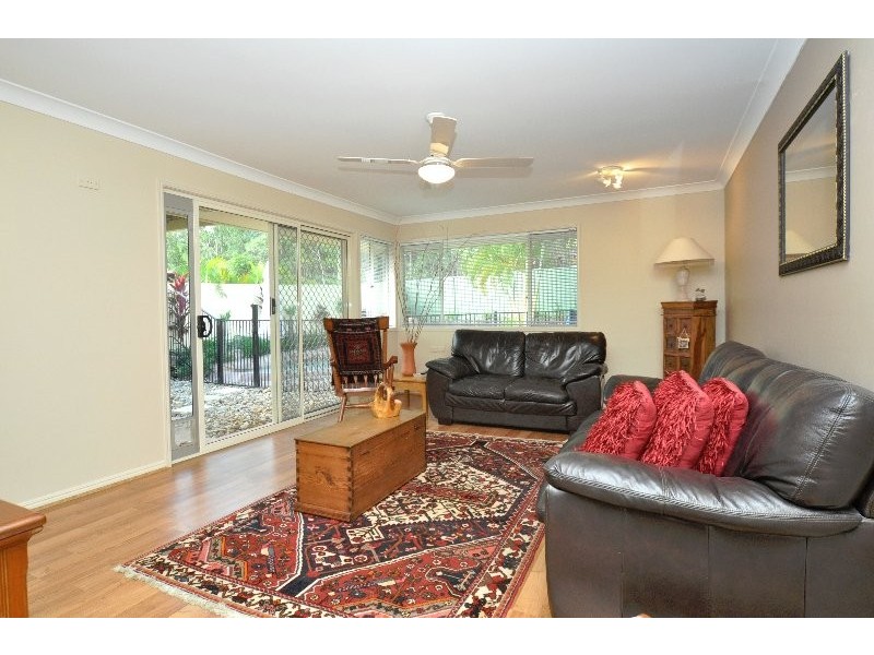 123 Arun Drive, Arundel QLD 4214