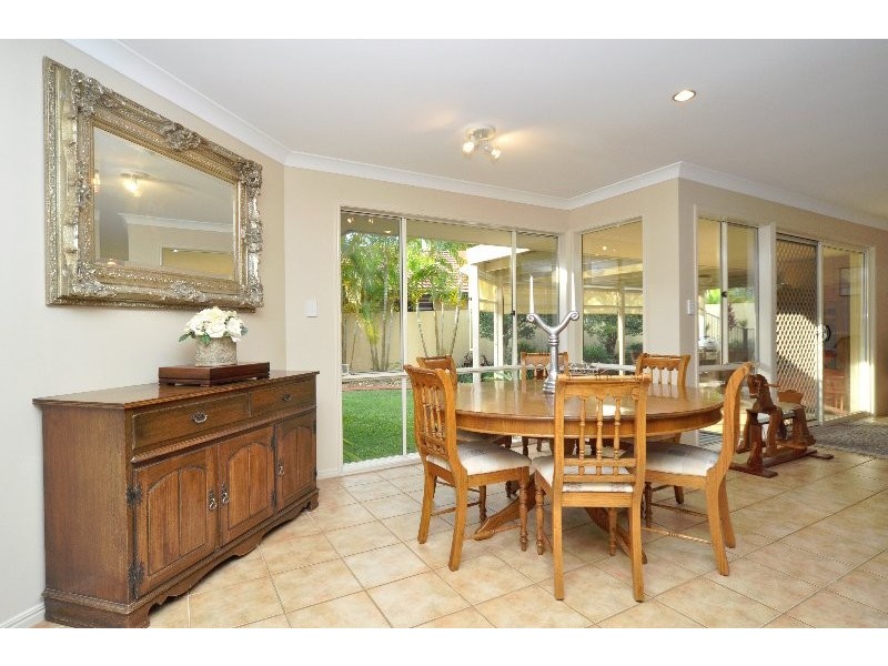 123 Arun Drive, Arundel QLD 4214