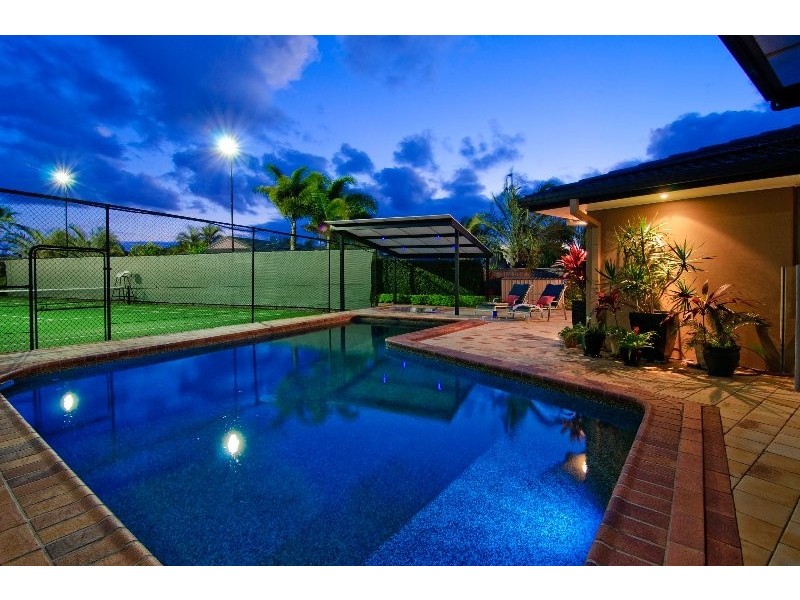 15 Karema Crescent, Runaway Bay QLD 4216