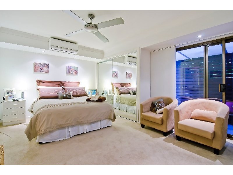 15 Karema Crescent, Runaway Bay QLD 4216