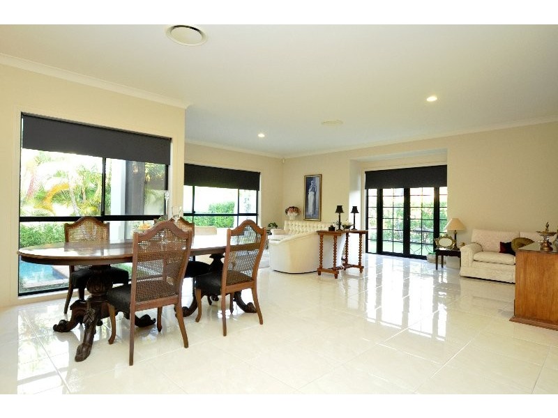 1649 Riverdale Court, Hope Island QLD 4212