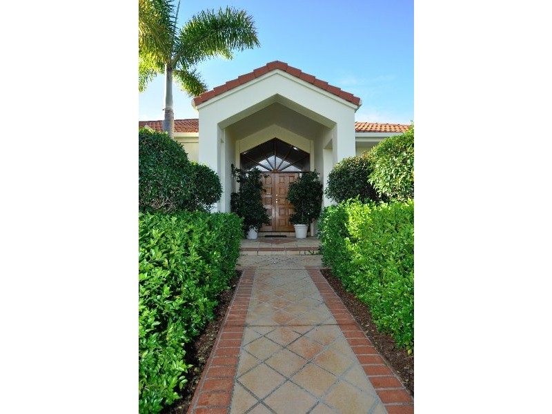 1649 Riverdale Court, Hope Island QLD 4212