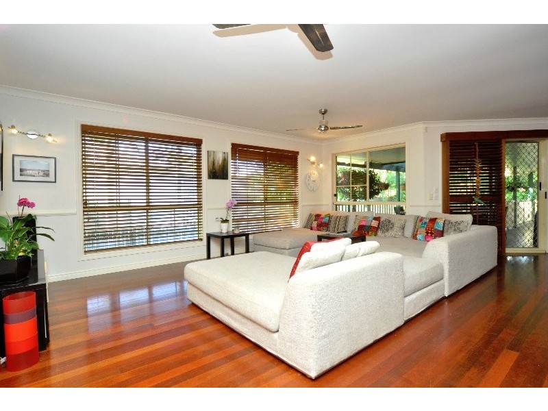 44 Crescent Avenue, Hope Island QLD 4212