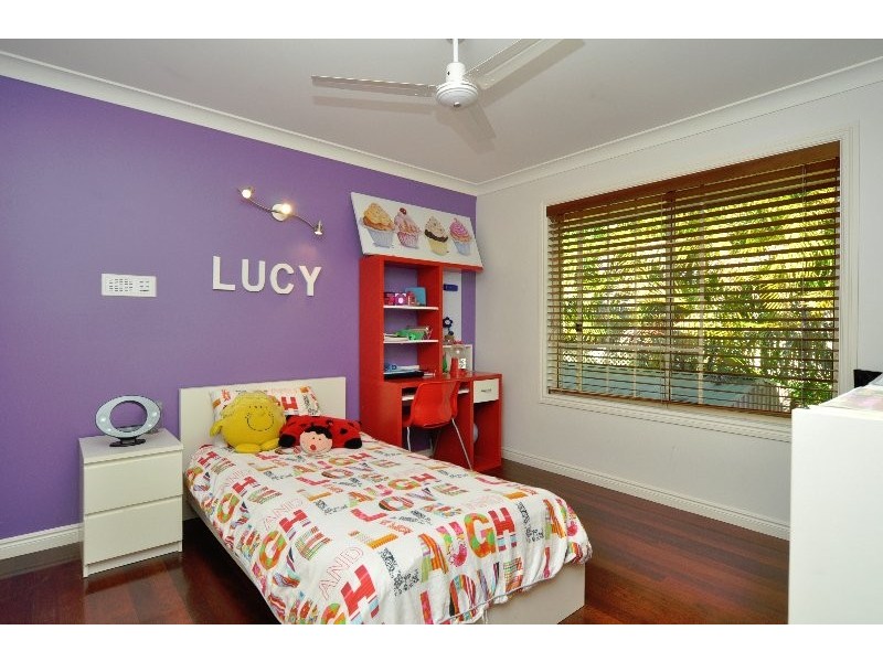44 Crescent Avenue, Hope Island QLD 4212
