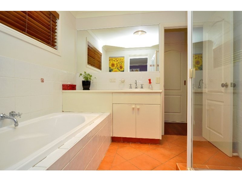44 Crescent Avenue, Hope Island QLD 4212