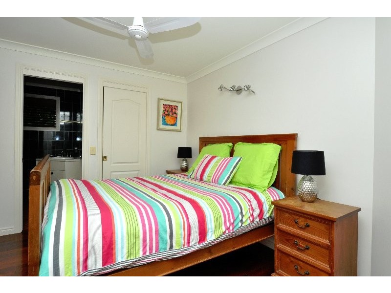 44 Crescent Avenue, Hope Island QLD 4212