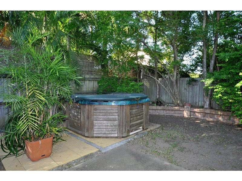 44 Crescent Avenue, Hope Island QLD 4212