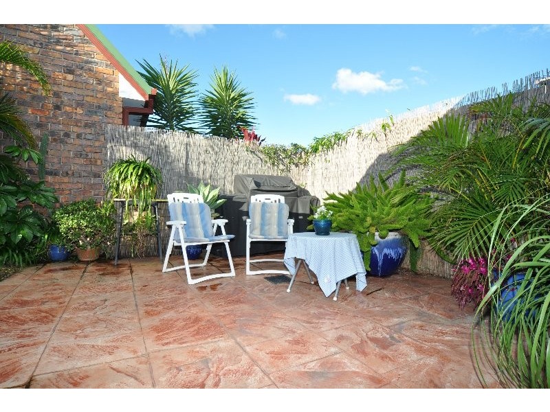 27 Angelo Avenue, Coombabah QLD 4216