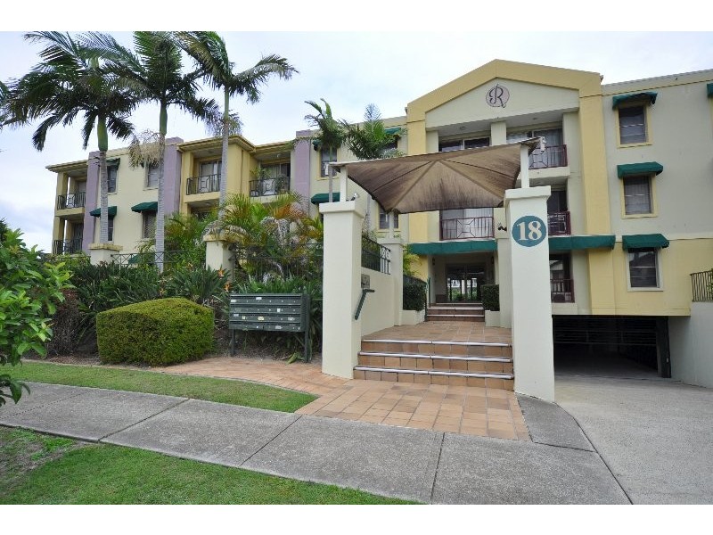 2/18 Jennifer Avenue, Runaway Bay QLD 4216