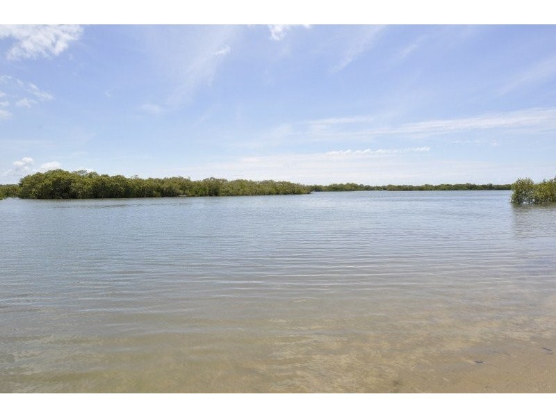 17 Tarni Street, Coombabah QLD 4216