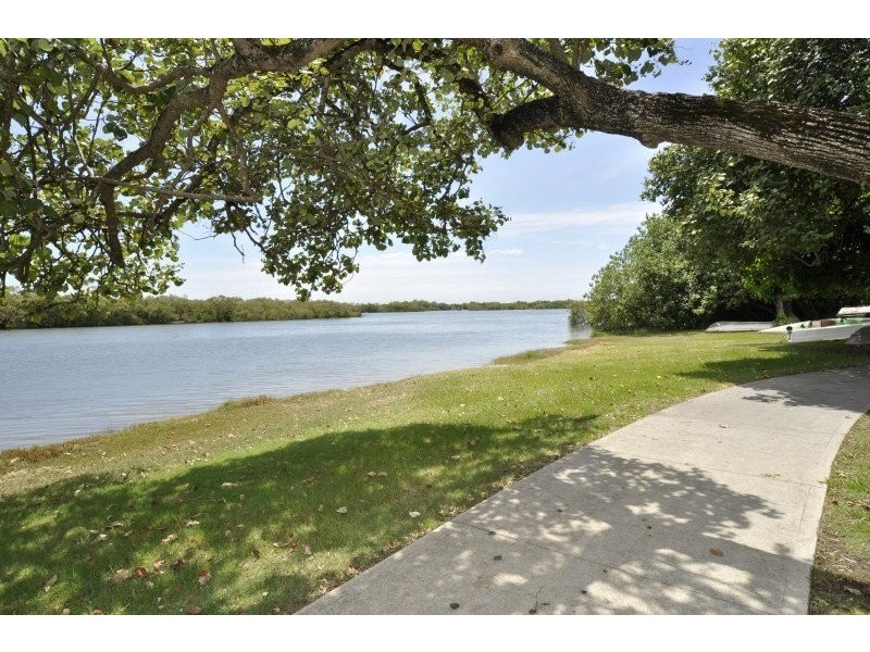 17 Tarni Street, Coombabah QLD 4216