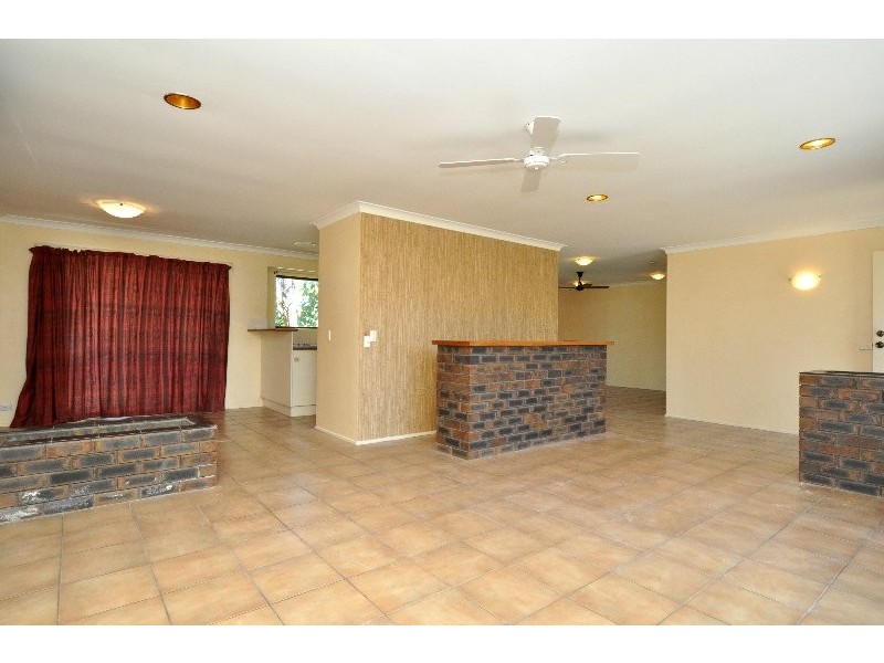 10 Eacham Avenue, Coombabah QLD 4216