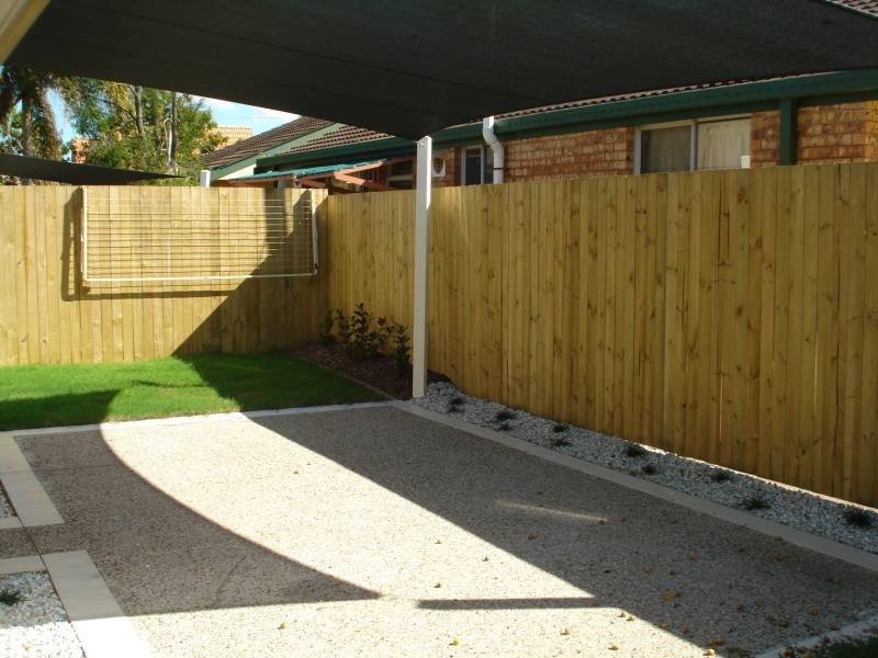 2/27 Drake Avenue, Paradise Point QLD 4216