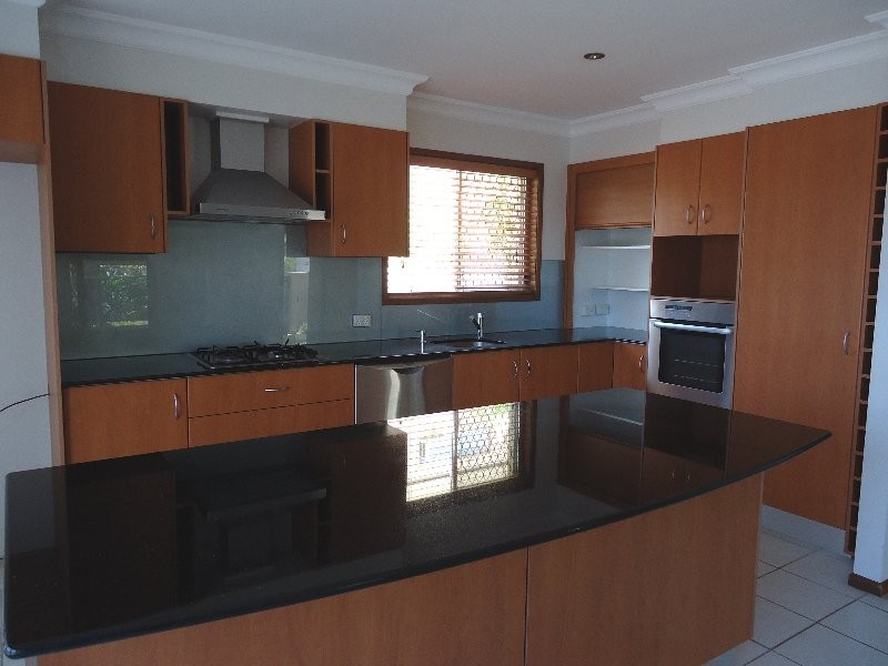 8 Amaroo Street, Biggera Waters QLD 4216