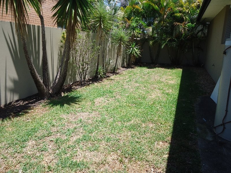 8 Amaroo Street, Biggera Waters QLD 4216