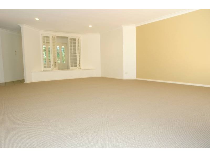 6 Morfantaine Terrace, Parkwood QLD 4214