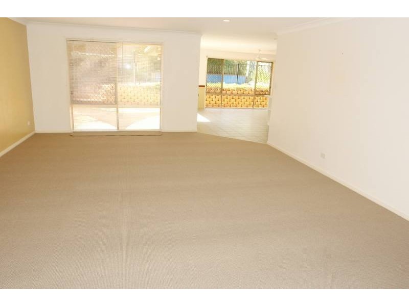 6 Morfantaine Terrace, Parkwood QLD 4214