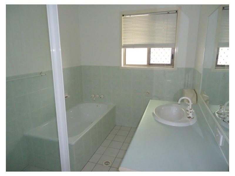 6 Morfantaine Terrace, Parkwood QLD 4214