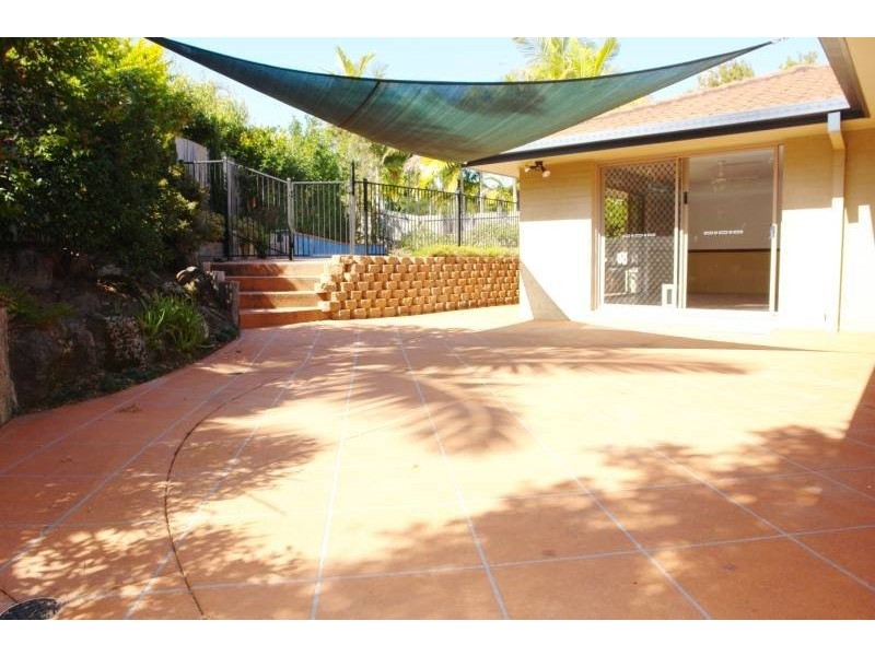 6 Morfantaine Terrace, Parkwood QLD 4214