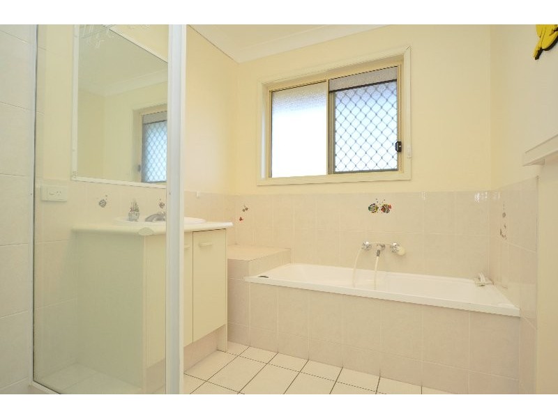 11 Malekula Rise, Pacific Pines QLD 4211