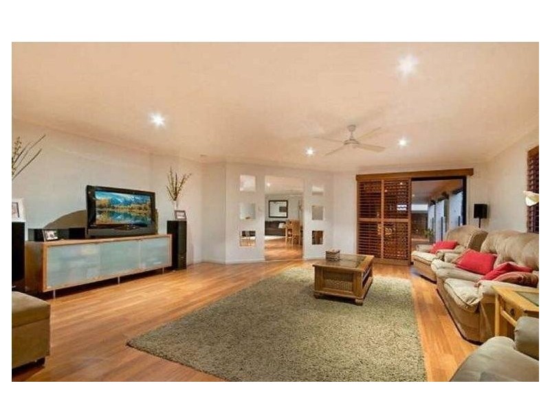 1 Shoe Street, Hope Island QLD 4212