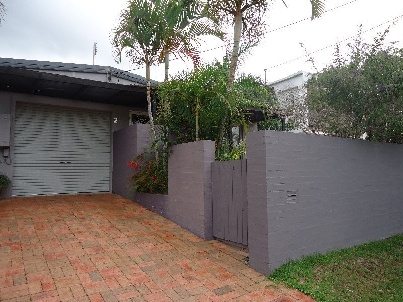 2/30 Birt Avenue, Surfers Paradise QLD 4217