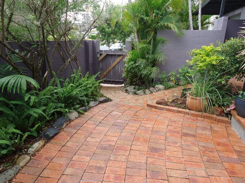 2/30 Birt Avenue, Surfers Paradise QLD 4217